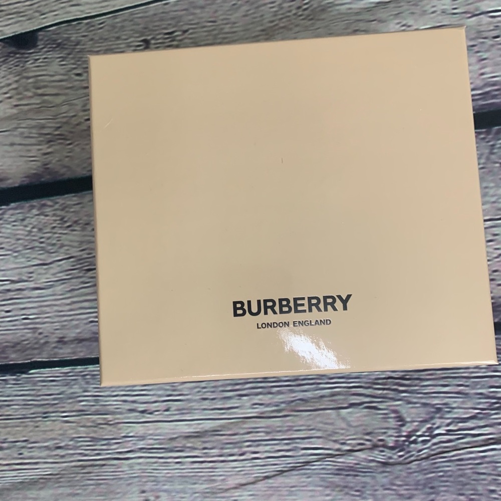 BURBERRY Fragrance Box